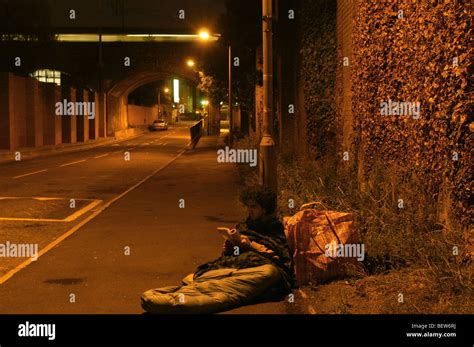 Homeless Person 的图像结果