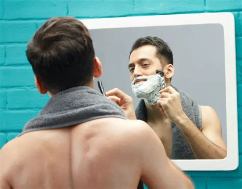 Gillette 7 O'Clock Ready II Disposable Razor | Gillette India