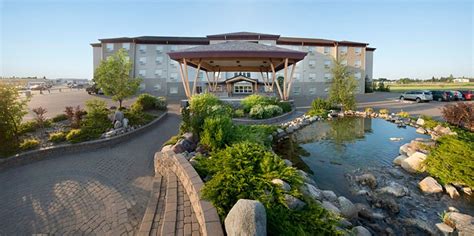 GOLD EAGLE LODGE (North Battleford) - Hotel Reviews, Photos, Rate ...