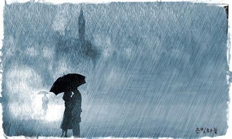 你住的城市下雨了，很想问你有没有带伞。可是我忍住了