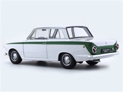 Lotus Cortina MK I 1:18 AUTOart Millennium diecast Scale Model ...