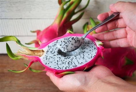 Benefits Of Eating Dragon Fruit How To Eat Dragon Fruit Noshing With