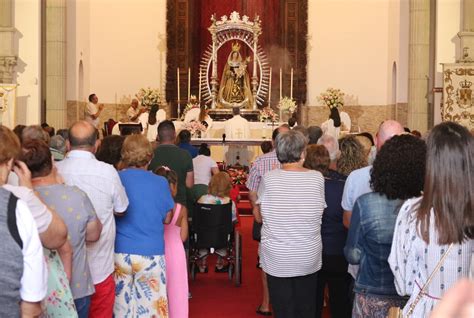 Bajada de la Virgen del Carmen de su camarín - Los Realejos
