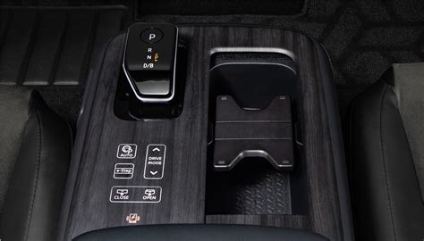 2025 Nissan Ariya: Electric SUV Gains Fresh Options And A New Starting Price Of $39,770 ...