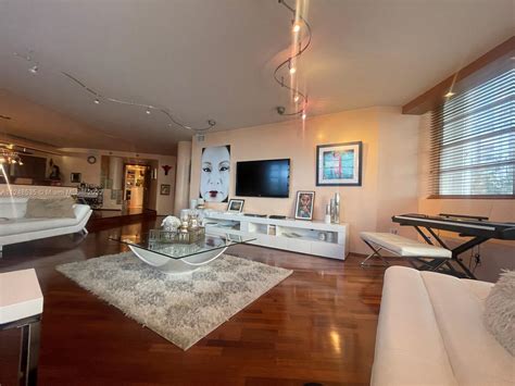 The Four Ambassadors - VIP Real Estate Florida