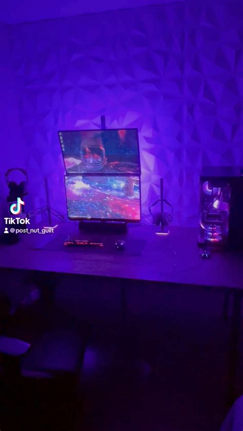 New Stacked Monitor Setup : r/gamingsetups