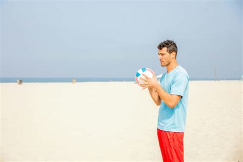 The Man Playing Ball 的图像结果