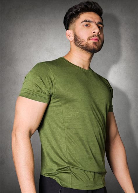 Sweat In Style | Half Sleeve T-Shirt For Men | PRONK – pronk.in