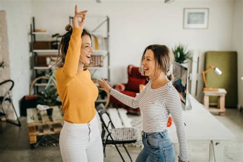 Computer Dancing Office 的图像结果