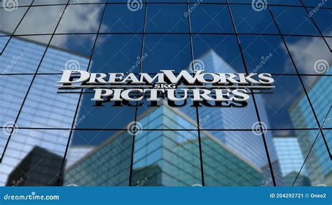DreamWorks Logo Variations 的图像结果