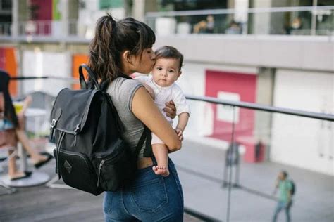 Is Diaper Bag Really Necessary for A New Mother? | Diaper Bags ...