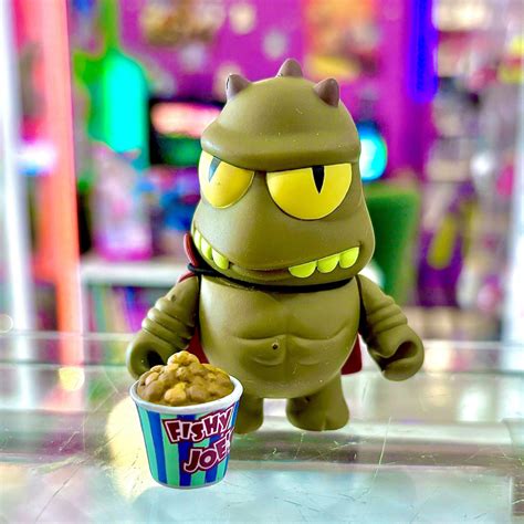 Futurama: Lrrr Figure (Kidrobot, 2009) – PopCultGang