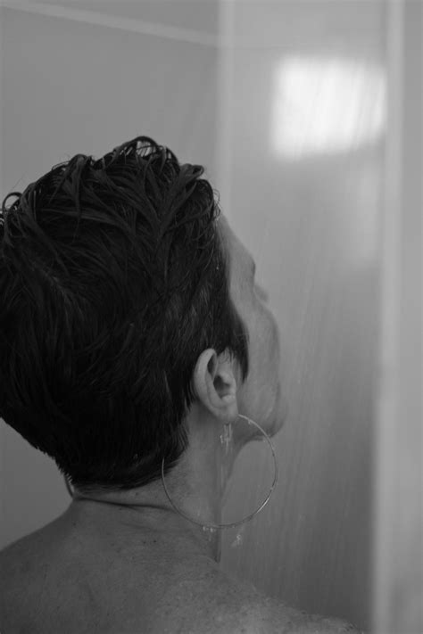 Black Woman In The Shower Photos, Download The BEST Free Black Woman In ...