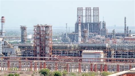 LPG: భారత్‌కు కొత్త తలనొప్పి.. ఆ భారీ రిఫైనరీ మూసివేత! ఇక తిప్పలు ...