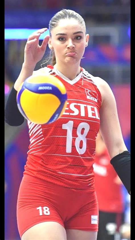 Zehra Güneş : r/TurkishCeleb