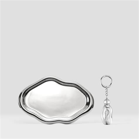 Gift Bundle #1 Cosmic Keychain & Silver Tray – Kylie Cosmetics