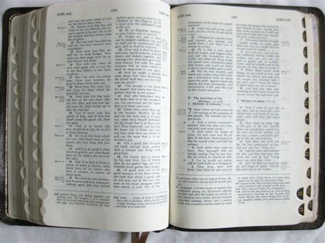 The Ryrie Study Bible KJV Moody Press 1978 Genuine Cowhide Bonded ...