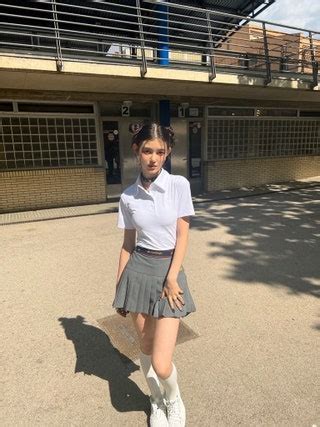 How to curate an impossibly cool band wardrobe, according to NewJeans’s ...