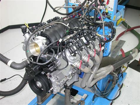 Chevy LS2 Engine 的图像结果
