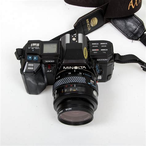 MINOLTA MAXXUM 7000 SLR Film Camera with MAXXUM AF ZOOM 35-70mm 1800 AF Flash