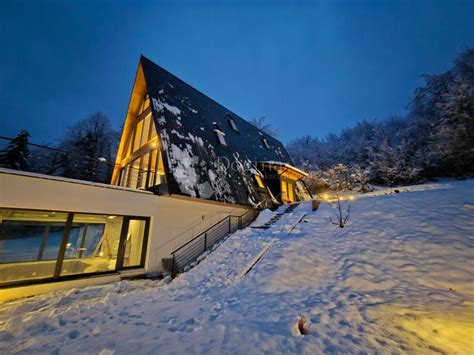Predivna planinska vila sa grijanim bazenom, kuća, površina 296m2