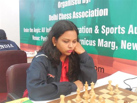 Women's Premier 04: Viji and Padmini lead - ChessBase India