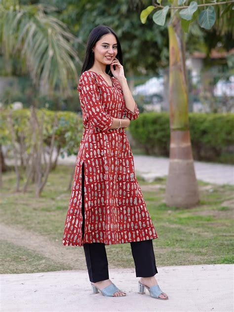 Maroon Fish Symphony Block Printed A-Line Kurta – BaSaKa