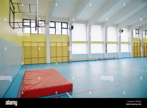 Gym/School 的图像结果