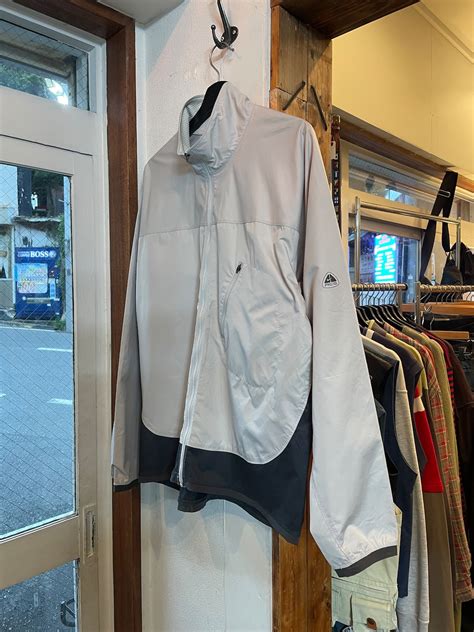“NIKE ACG” 04’s gray×charcoal polyester switch design zip-up jacket | LAUGH