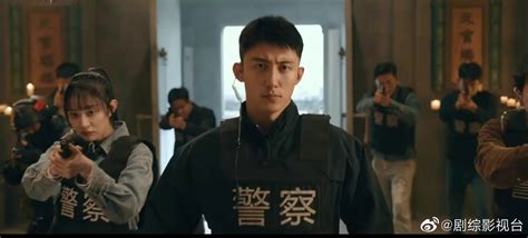 黄景瑜的新剧《罚罪》今晚要开播咯 这开播剧照也太帅了吧！