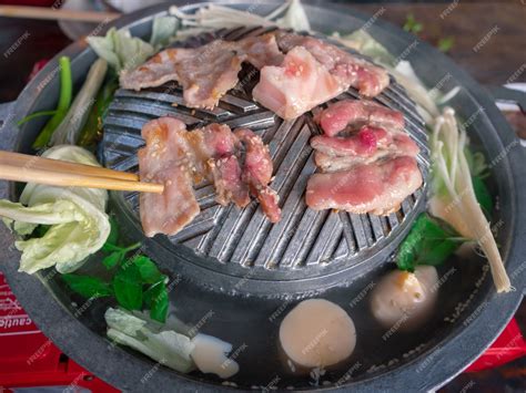 Premium Photo | Hot belly pork sliced from Thai style barbecue grill or ...