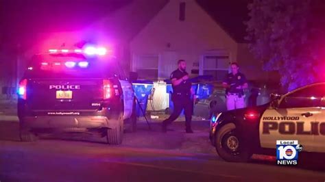 Person stabbed in Hollywood, suspect in police custody