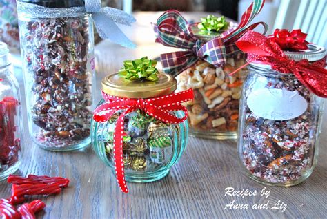 EASY Homemade Holiday Gift Ideas and Chocolate-Peppermint Mini Pretzels ...