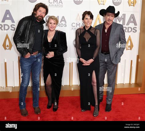 Ronnie Dunn and Janine Dunn and Kix Brooks and Barbara Brooks arriving ...
