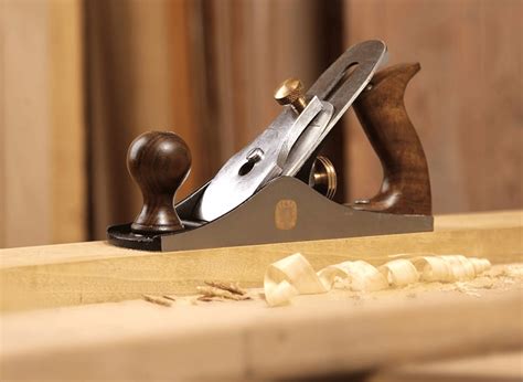 Using a Hand Planer 的图像结果