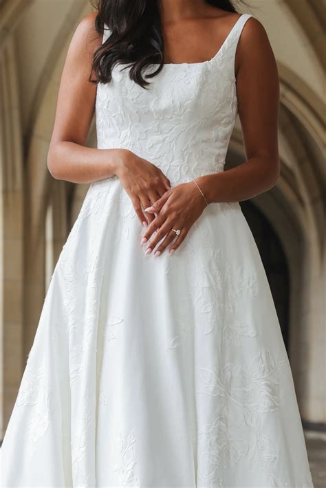 Modest Floral Lace A-line Wedding Dress with Pockets