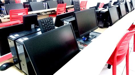 Computer Laboratory Images 的图像结果