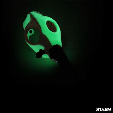 Glow Gas Mask Bong – STASHPH