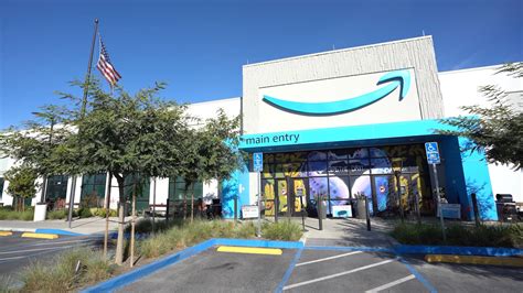 Ever wonder what happens inside an Amazon sorting facility. : r/sandiego