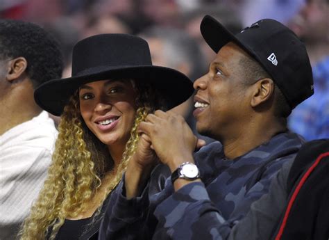 Jay-Z and Beyonce's 'On the Run II' stadium tour stops in Chicago in ...