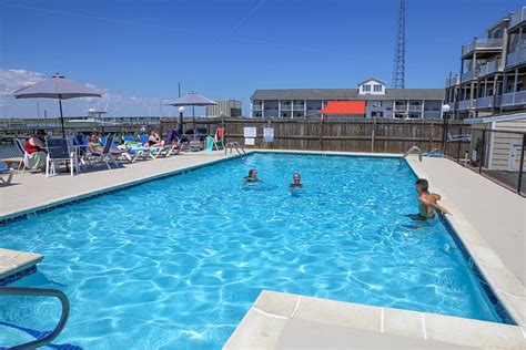 Waterside Inn Pool: Pictures & Reviews - Tripadvisor