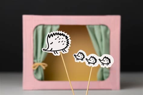 Paper Puppet Show 的图像结果
