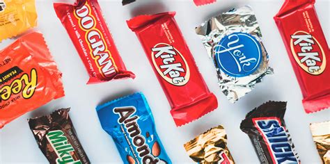 10 Most Popular Candy Bars Halloween Candy: Top 3 For 2024 In Florida