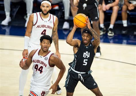 Wisconsin Badgers Men's Basketball - News, Scores & Highlights