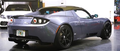 2010 Tesla Roadster Sells for $35,000, New Owner Wants To Flip It for $150,000 - autoevolution