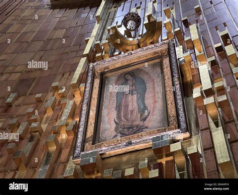 Original image of the Virgin of Guadalupe in the Basilica of Guadalupe ...