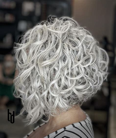 25 Stacked Inverted Bob Haircuts for Curly Hair | Short wavy hair ...