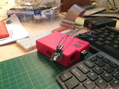 Raspberry Pi TV Bluetooth Remote 的图像结果