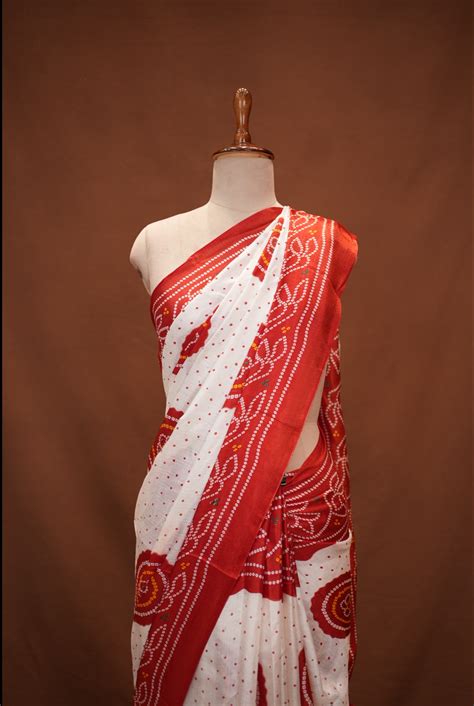 Faag Special Bandhani Print Saree (With Red Colour Blouse) – Odhani By SRN