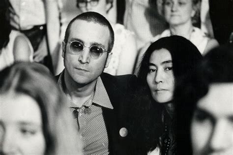 John Lennon Nyc - John Lennon At The St Regis Hotel In Nyc In 1972 ...